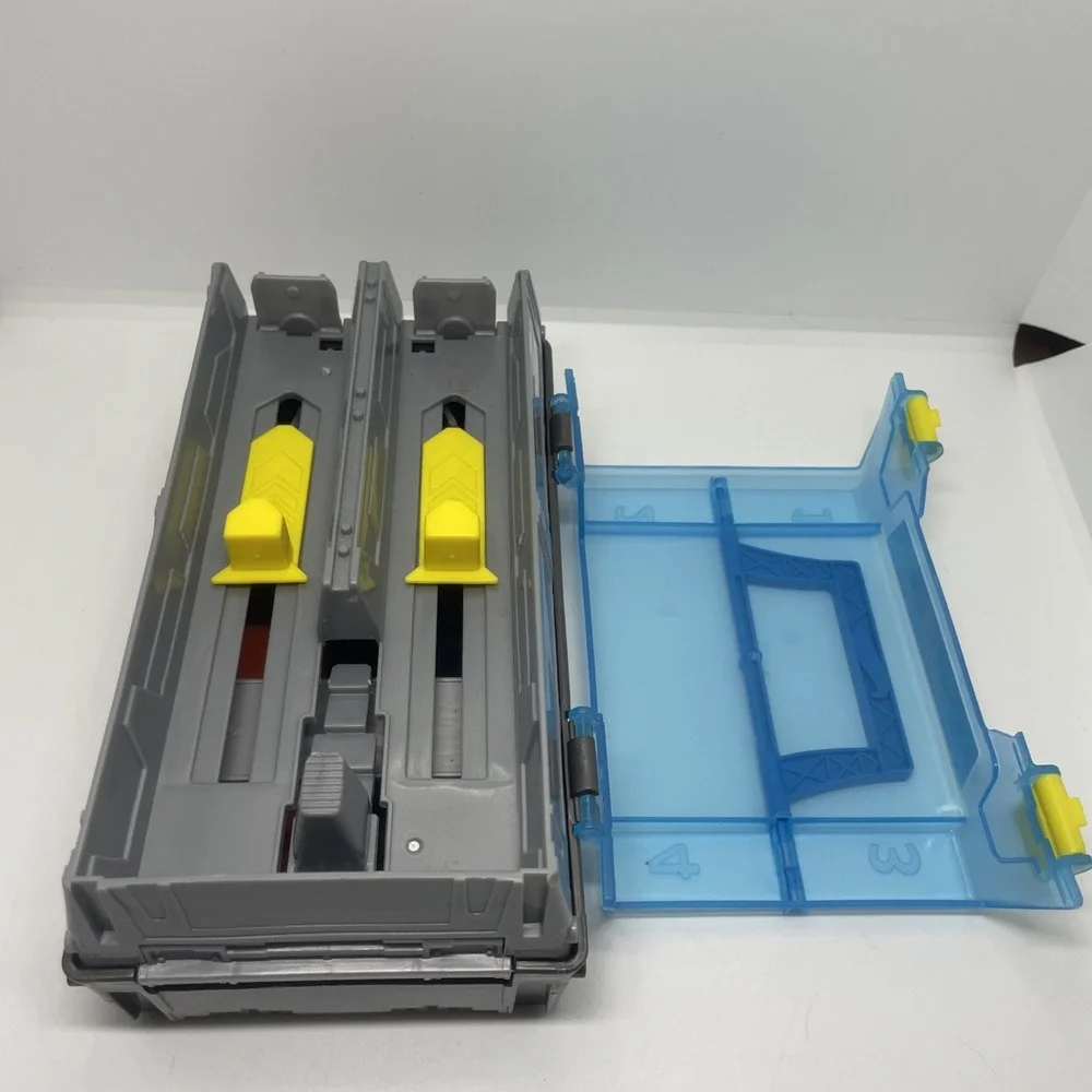Hot Wheels Race Case Track Set Launcher 2015 CFC81‎ Play Set